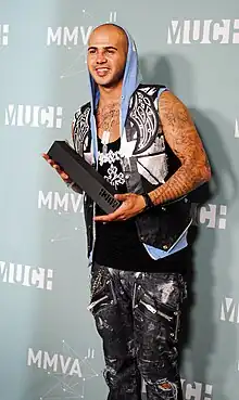 Fernandes at the 2011 MuchMusic Video Awards