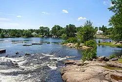 Magnetawan River flowing through Magnetawan