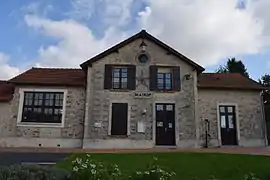 The town hall in Clos-Fontaine