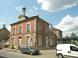 The town hall in Cires-lès-Mello