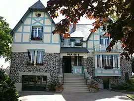 The town hall in Juvigny