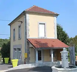 The town hall in Montmarlon