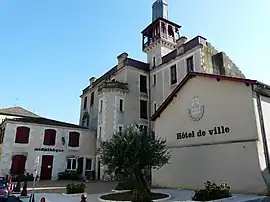 The town hall in Castelmoron-sur-Lot