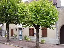 The town hall in Cervon