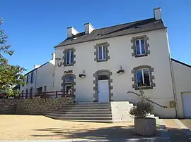 The town hall in Lanneuffret