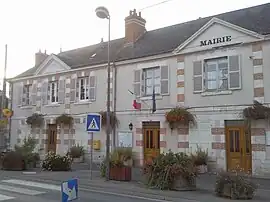 The town hall in Mareau-aux-Prés