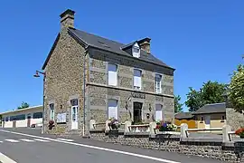 The town hall in Le Ménil-de-Briouze