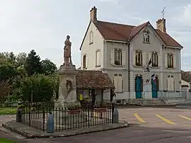 The town hall in Diant