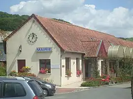 The town hall of Nielles-lès-Bléquin