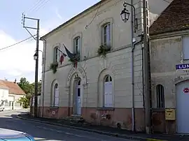 The town hall in Lumigny