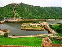 Moata Lake and Saffron Garden, exhibit ancient Indian garden styles.