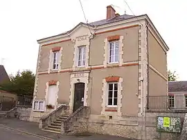 The town hall in Préaux