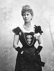 Princess (later queen) Mary wearing a three-piece stomacher (1901)