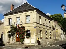 The town hall in Mello