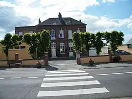 The town hall in Le Mesnil-Réaume