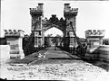 As a suspension bridge, 1890s