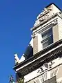 Cat statue on the roof