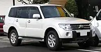 Mitsubishi Pajero Exceed (pre-facelift)