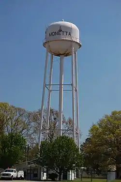 Water tower in Monetta