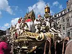 The Car d'Or arrives at the Grand-Place