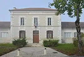 The town hall in Montignac-le-Coq