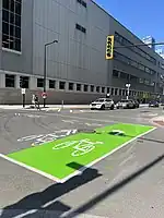 Bicycle perimeter-style turn in Montreal