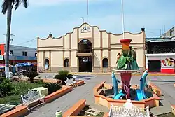 Fountain and municipal palace of Tecolutla