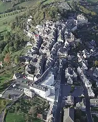 An aerial view of Mur-de-Barrez