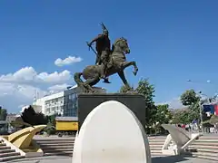 Skanderbeg statue on old pedestal (2000s)