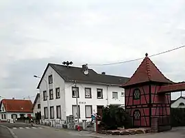 The town hall and school in Neuhaeusel