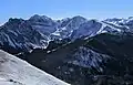 The northern group of the Never Summer Mountains.Left to rightː Nokhu Crags, Mt. Richthofen, Mt. Mahler, Braddock Peak