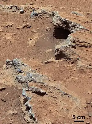 "Hottah" rock outcrop (close-up; 3D) (September 12, 2012).