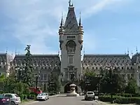 Front view from the Palace Square