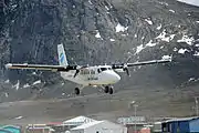 Air Labrador de Havilland Canada DHC-6 Twin Otter on short final for runway 24