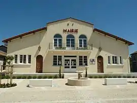 The town hall in Parcoul