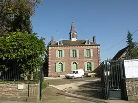 The town hall in Pierrefitte-en-Beauvaisis