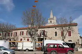 The marketplace in Eyragues