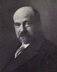 Pío Baroja, who shared with Unamuno the intellectual trajectory of the so-called generation of '98, maintained a more anarchist personality. Trained as a doctor, he proposed radical treatments in politics: Carlism is cured by reading and nationalism by traveling.