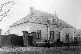 The vicarage (1910) still with facade