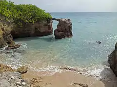 Puente de Piedra ("stone bridge").