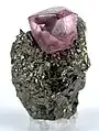 Spinel on pyrrhotite