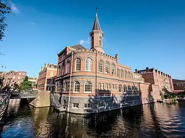 Raampoort police station on the Singelgracht.