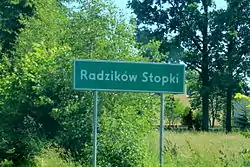 Road sign in Radzików-Stopki