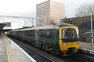 Class 165/1 diesel at Reading