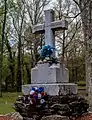 largest grave in the confederate cemetery in Resaca, ga