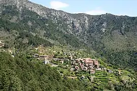 The village of Rosazia, situated in a cirque