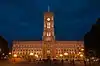 Rotes Rathaus at night