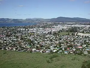 Selwyn Heights High School is the green square in the middle-right, with the suburb behind it and to the right