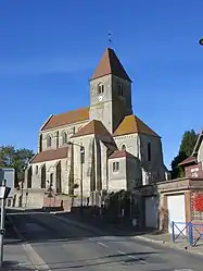 The church in Roye-sur-Matz