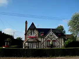 A pre-war house in Ver-sur-Mer